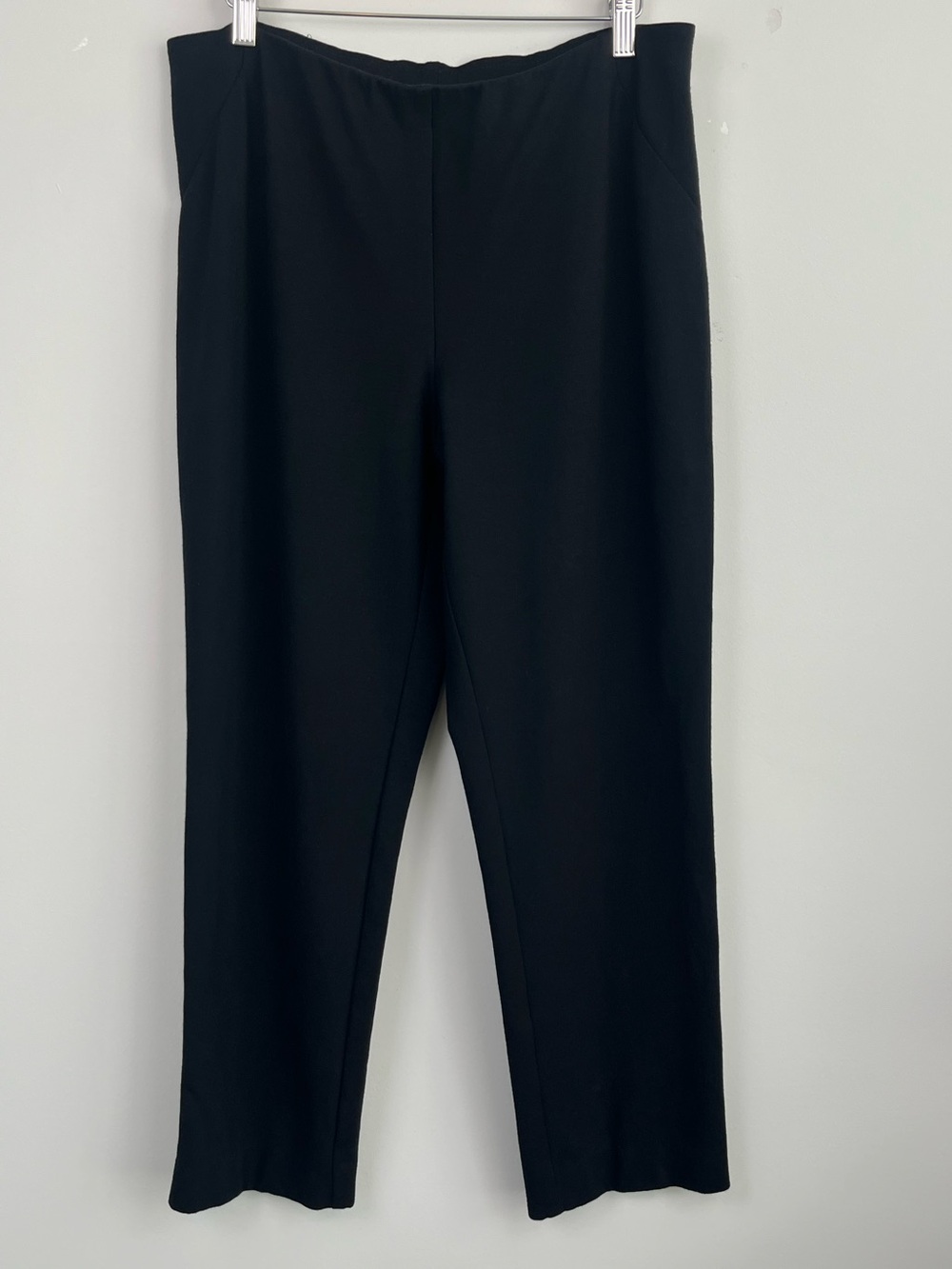 J.Jill black Ponte Slim Leg flat front pull on style pants, medium.